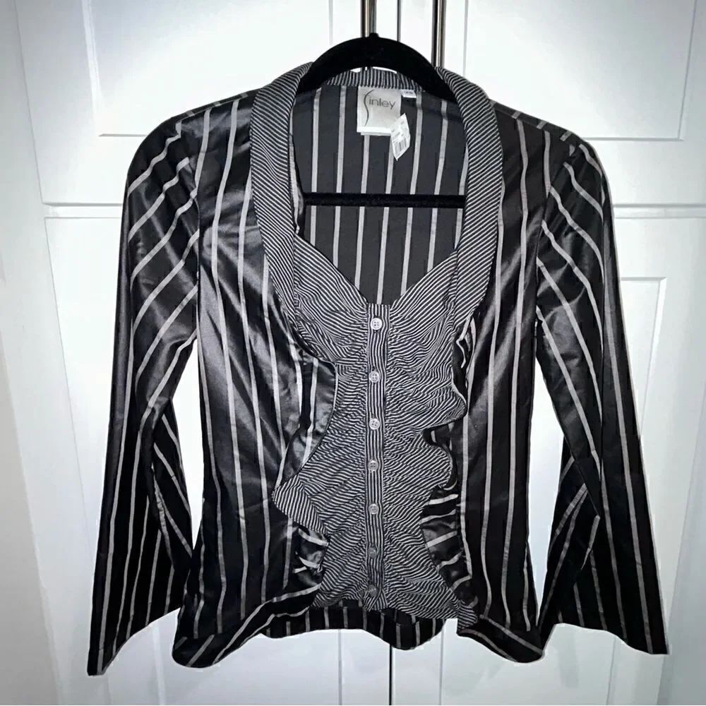 New, Finley Camille Stripe Print Ruched Ruffle Button FrontāLongāSleeveāTop